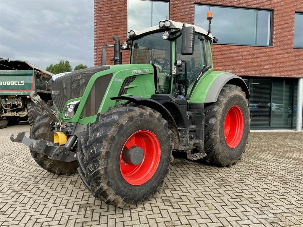 Fendt 826 Vario Traktori