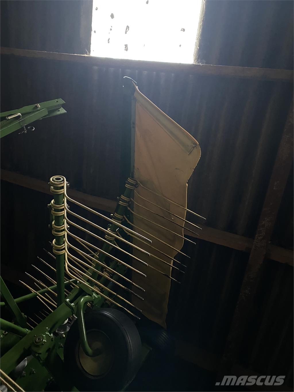 Krone Swadro 807 Okretači i sakupljači sena