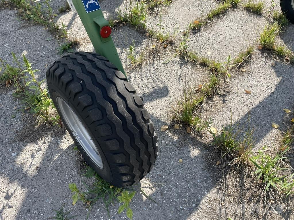 Krone Swadro 900 Okretači i sakupljači sena