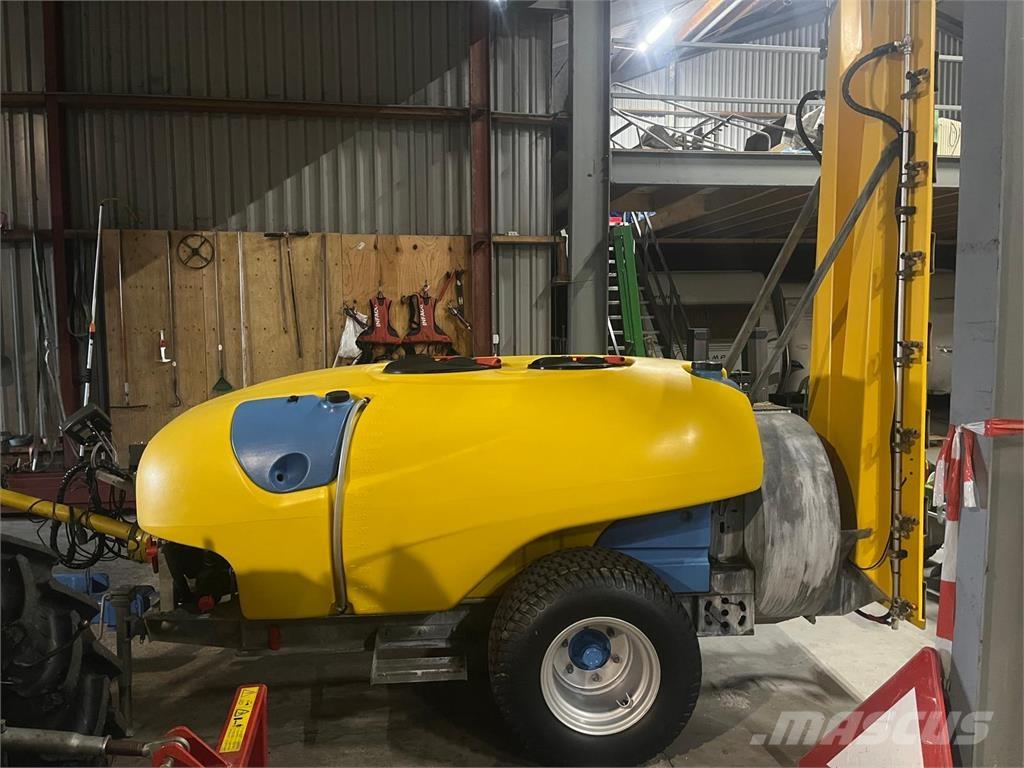  KWH Mistral 1500 Vučene prskalice