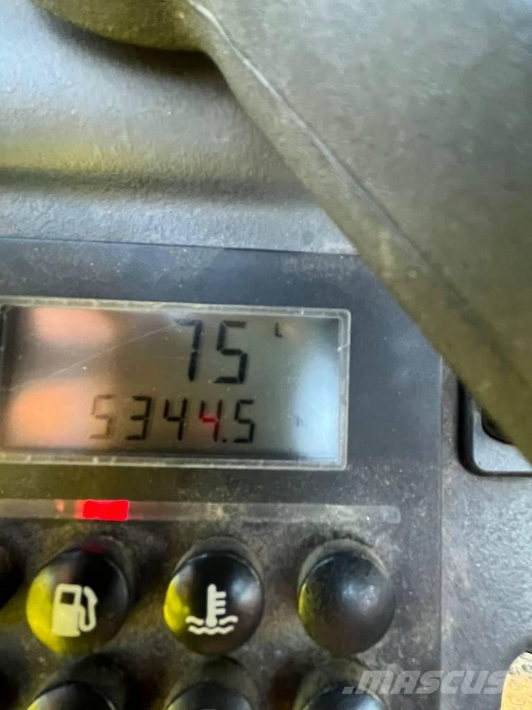 Ladog T1400 Pomoćne mašine