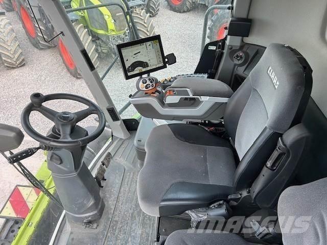 CLAAS LEXION 7400 Kombajni
