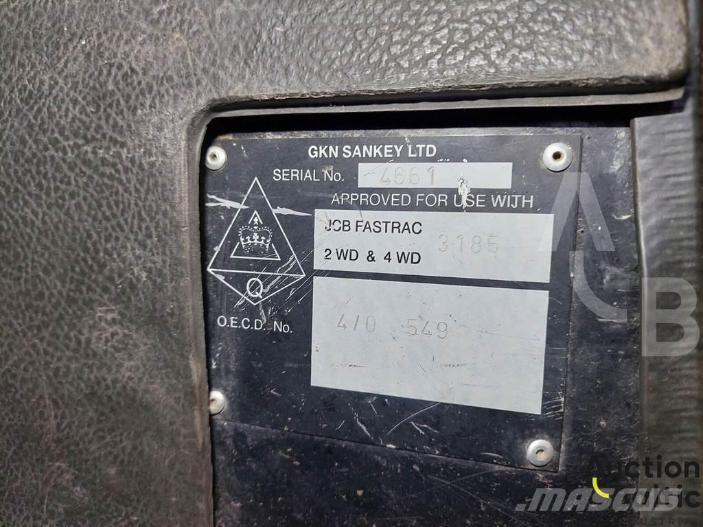 JCB Fastrac 3185 Traktori