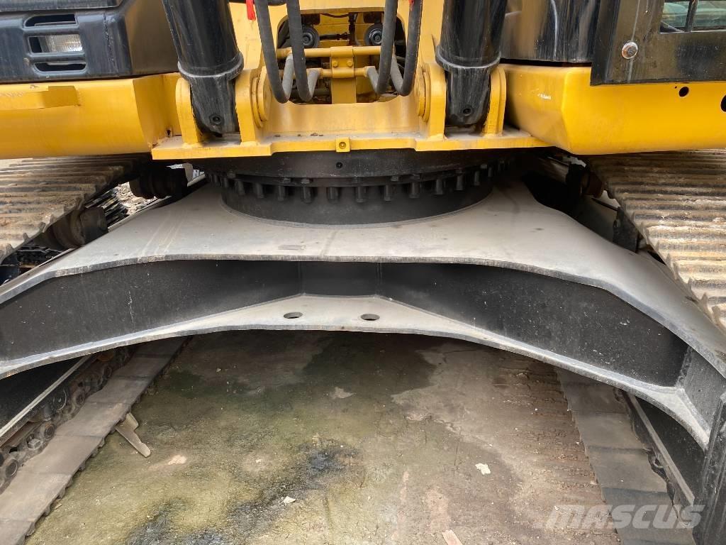 CAT 330 D Bageri guseničari