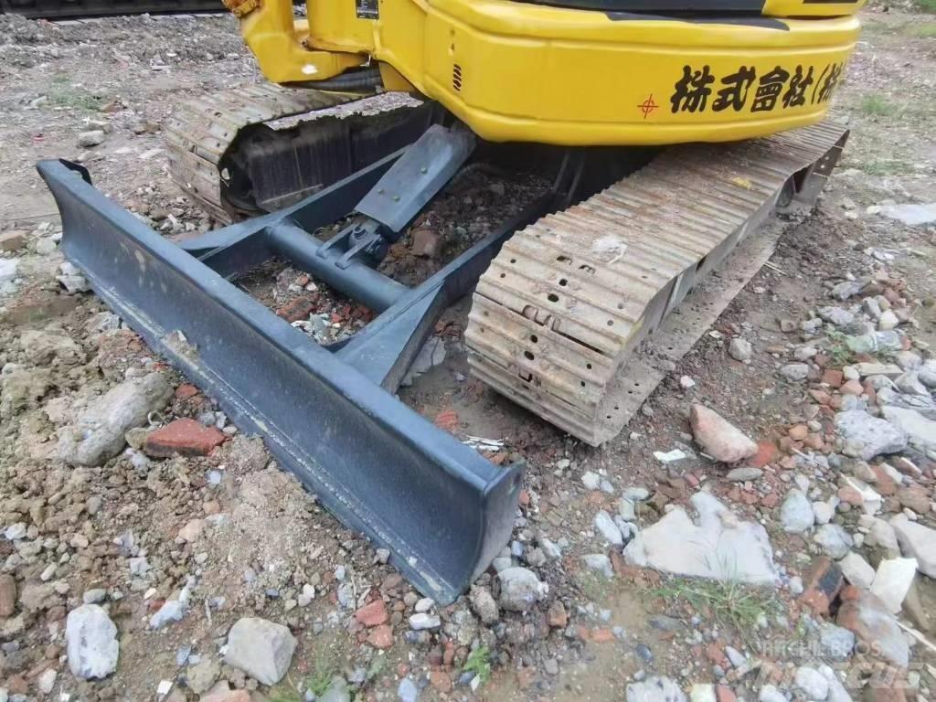 Komatsu PC40 Bageri guseničari