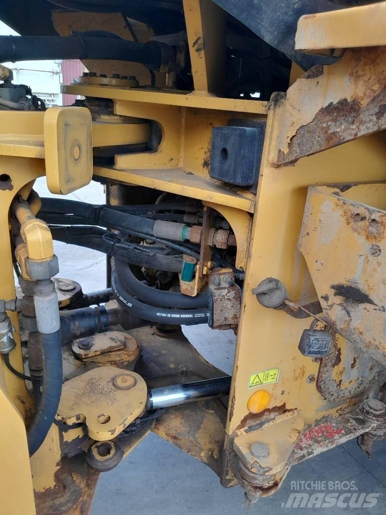 CAT 938 M Utovarivači na točkove
