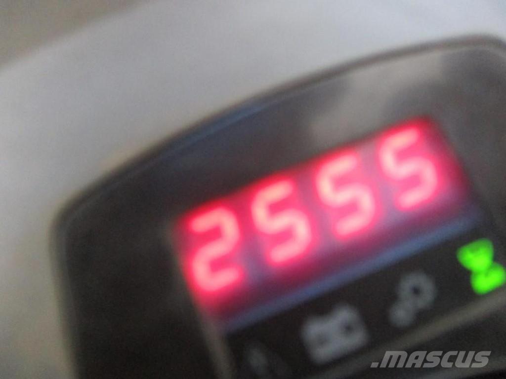 Toyota LPE250 Nisko podizni električni viljuškar sa stajalištom