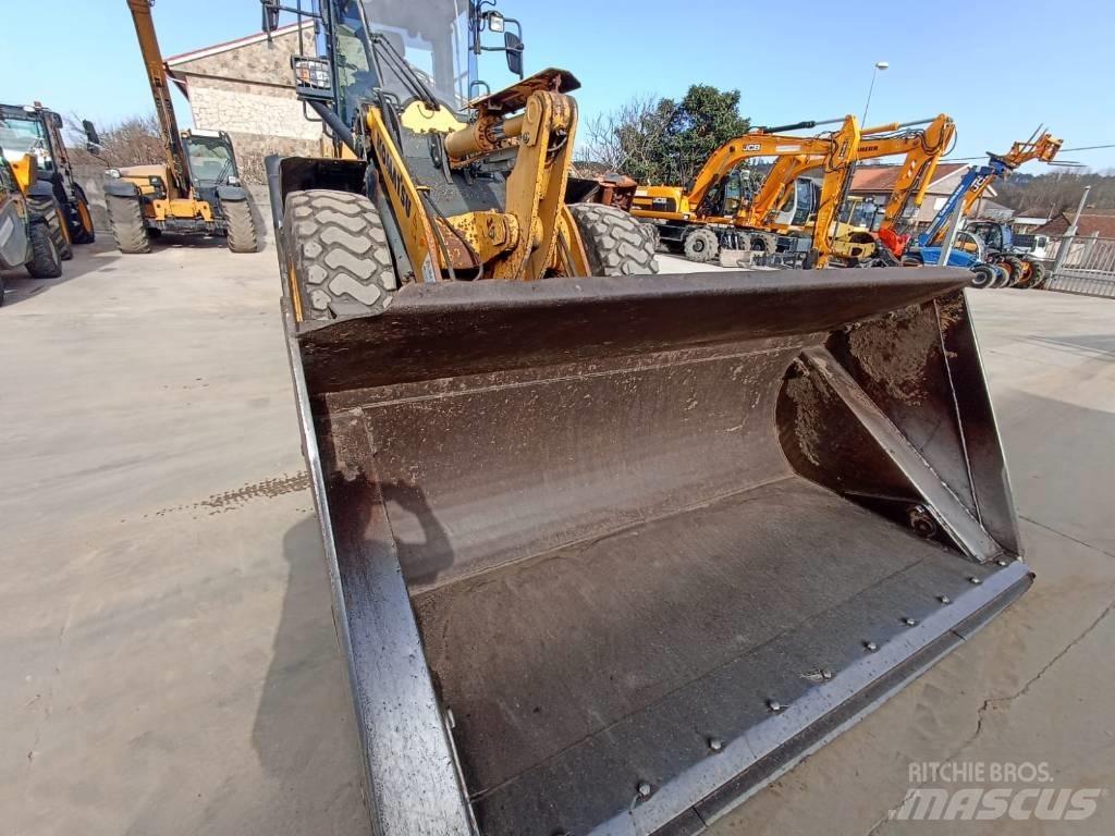 Komatsu WA270-7 Utovarivači na točkove