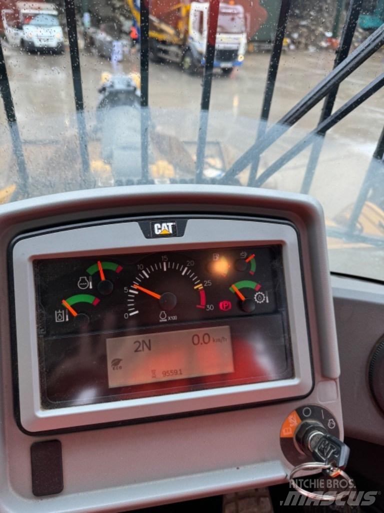 CAT 966 M Utovarivači na točkove