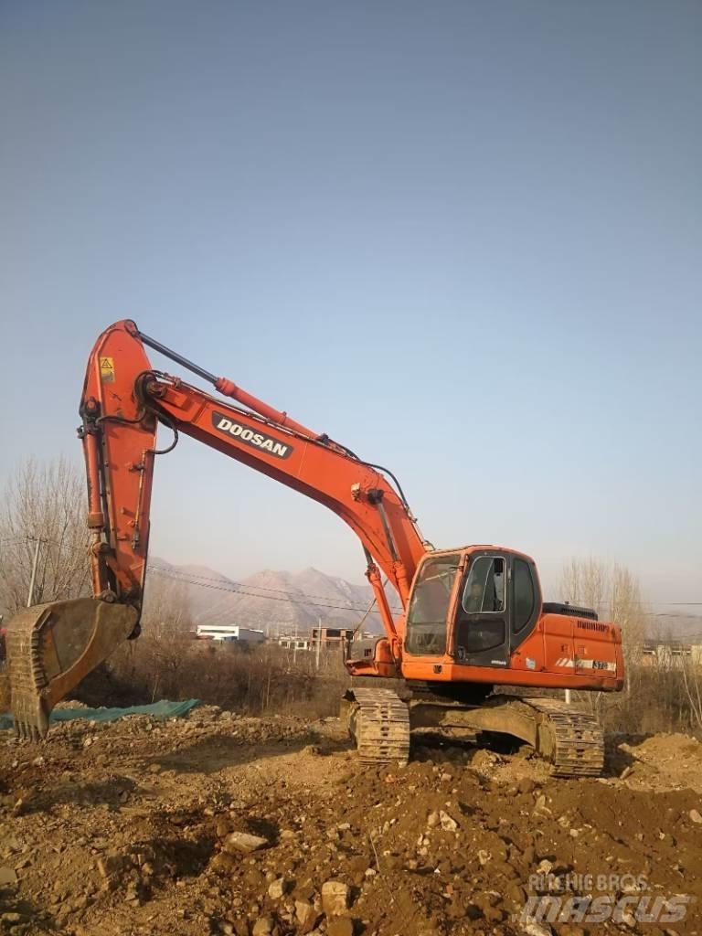 Doosan dx225 Bageri guseničari