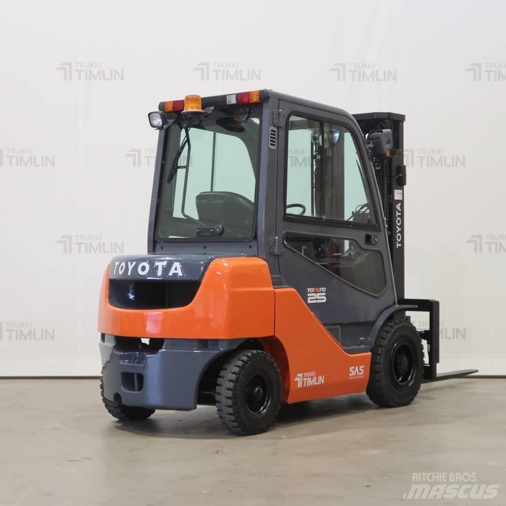 Toyota 52-8FDF25 Dizelski viljuškari