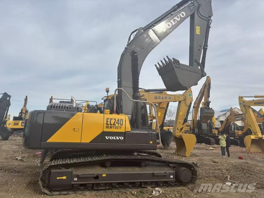 Volvo EC 240 Bageri guseničari