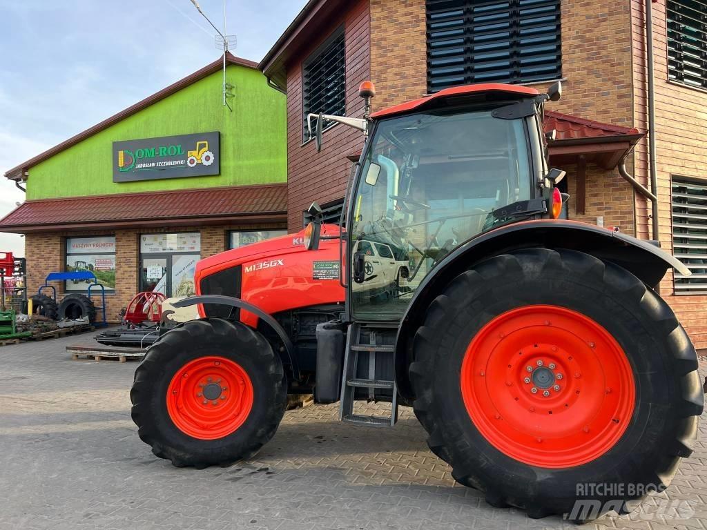 Kubota M 135 GX Traktori
