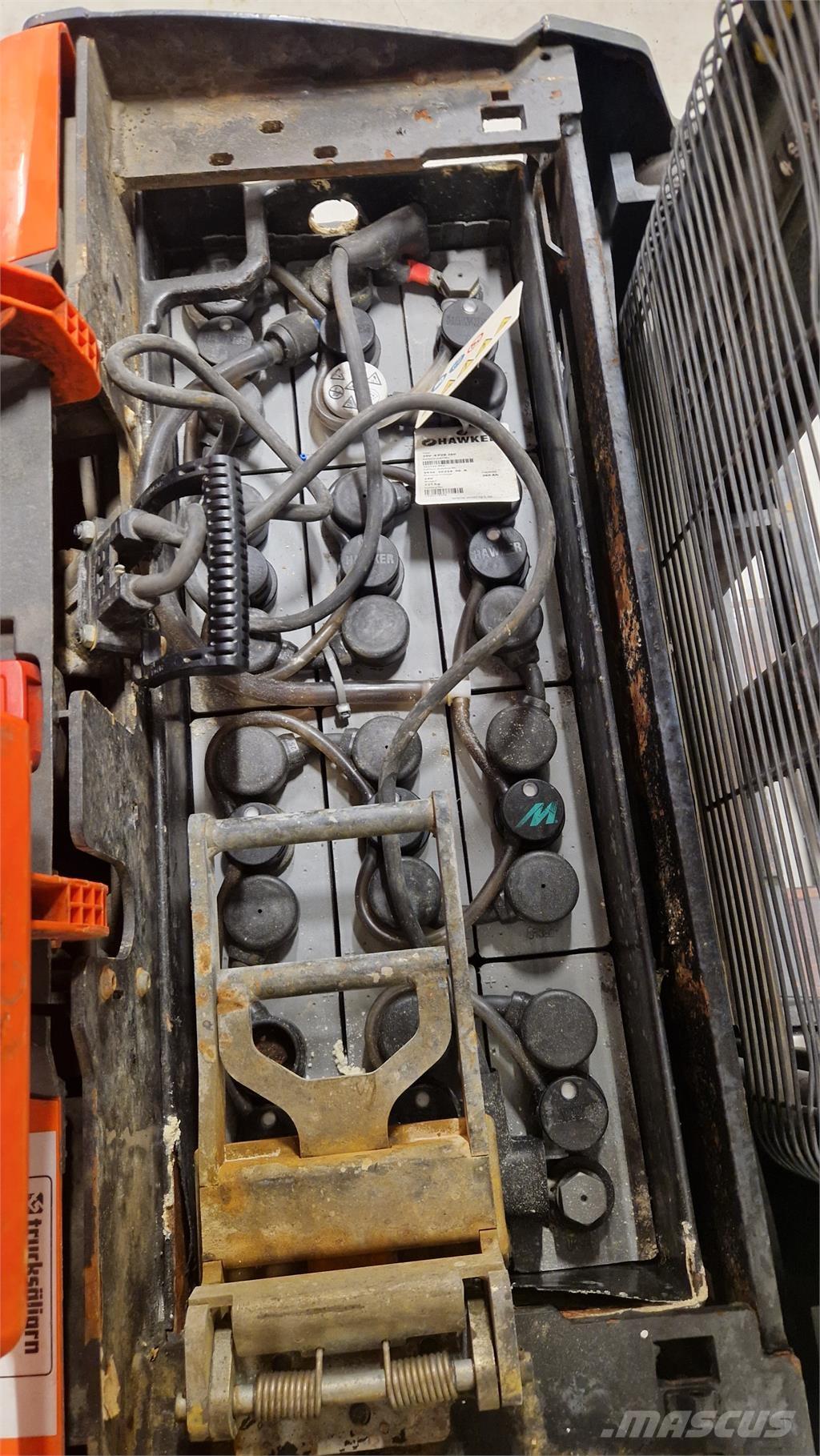 Toyota SWE120L Samopogonski ručni viljuškari