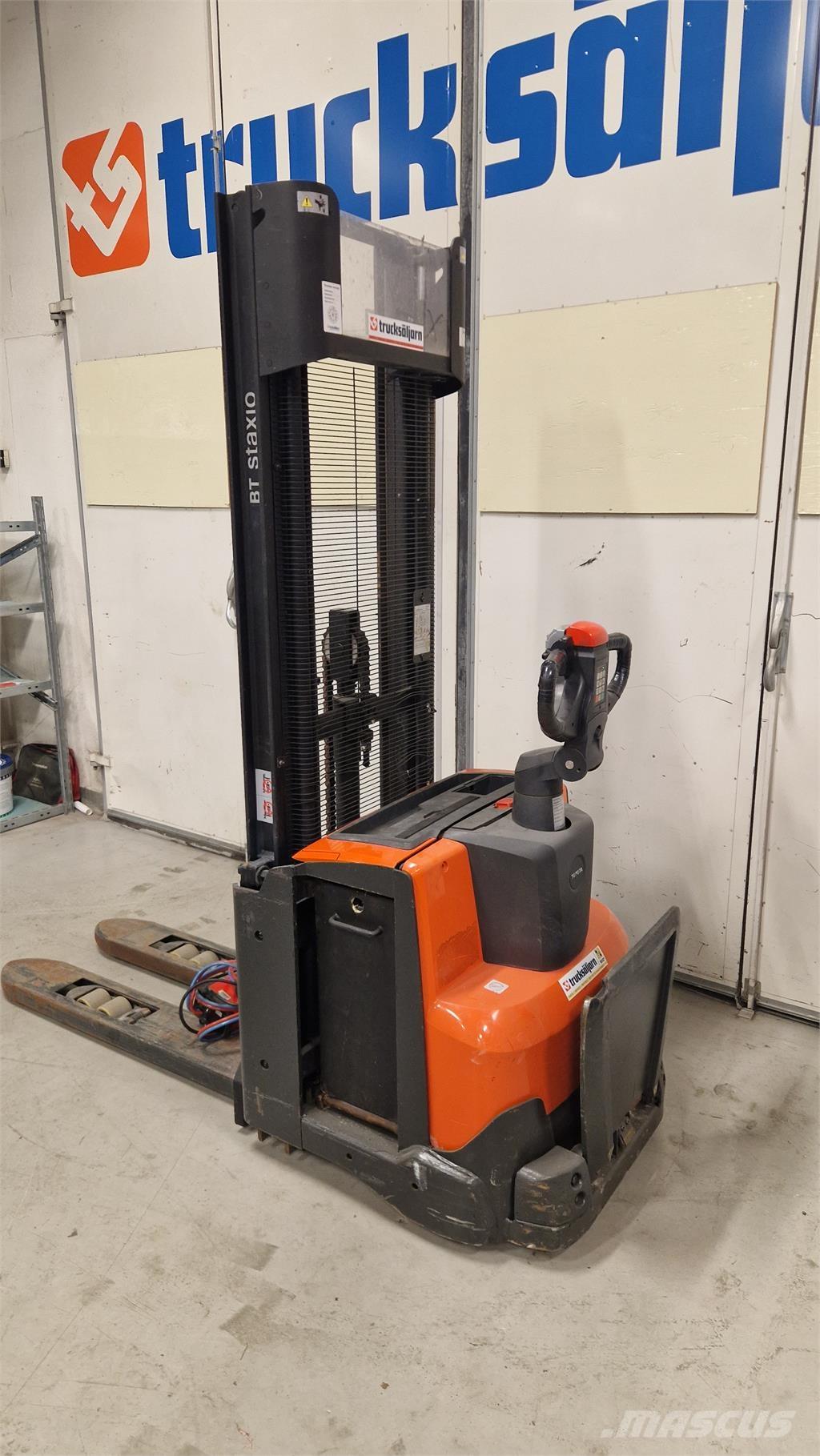 Toyota SWE120L Samopogonski ručni viljuškari