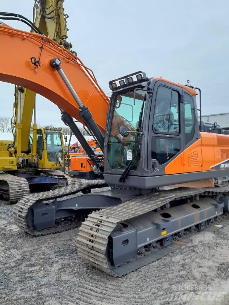 Develon DX 225 LC-7 Bageri guseničari