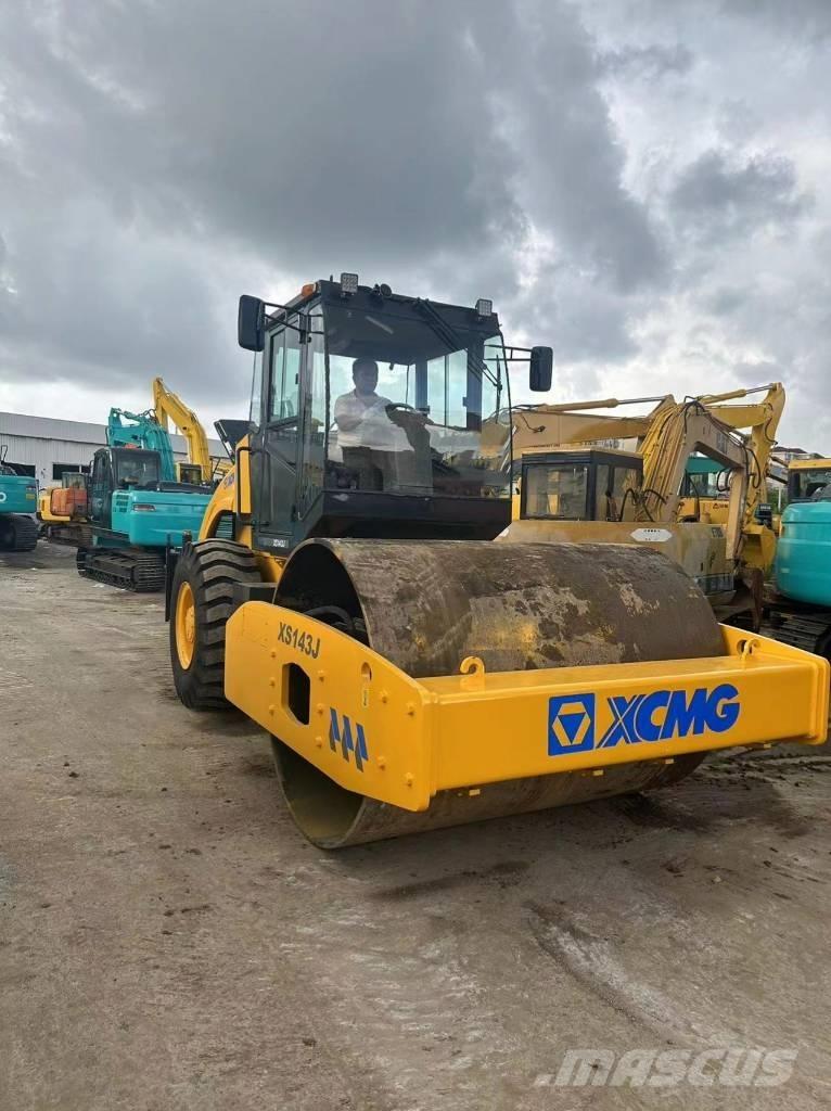 XCMG XS 143 Bageri guseničari