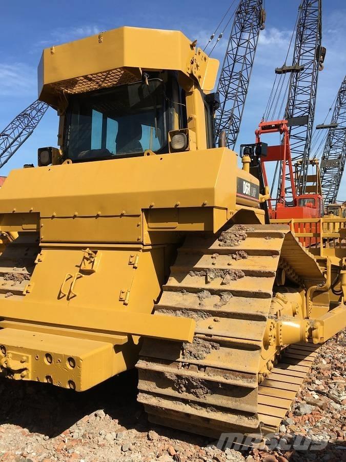 CAT D6R Buldožeri guseničari
