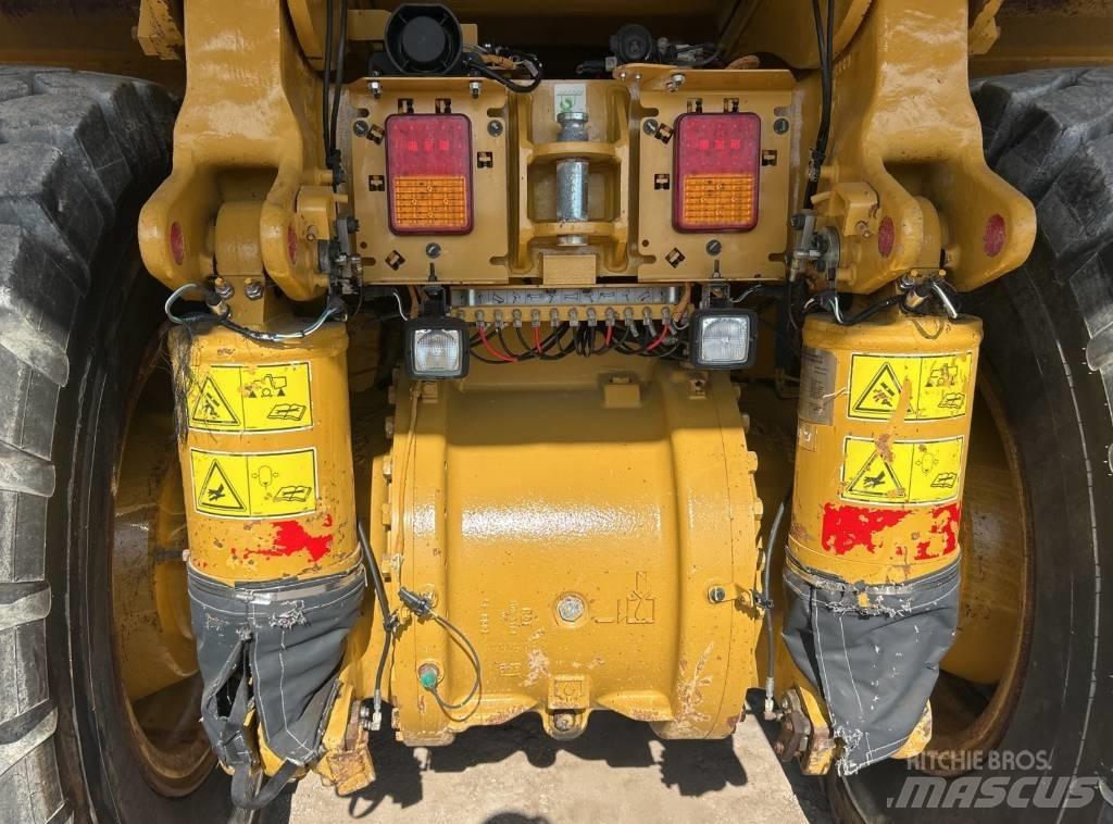 CAT 770 G Zglobni damperi