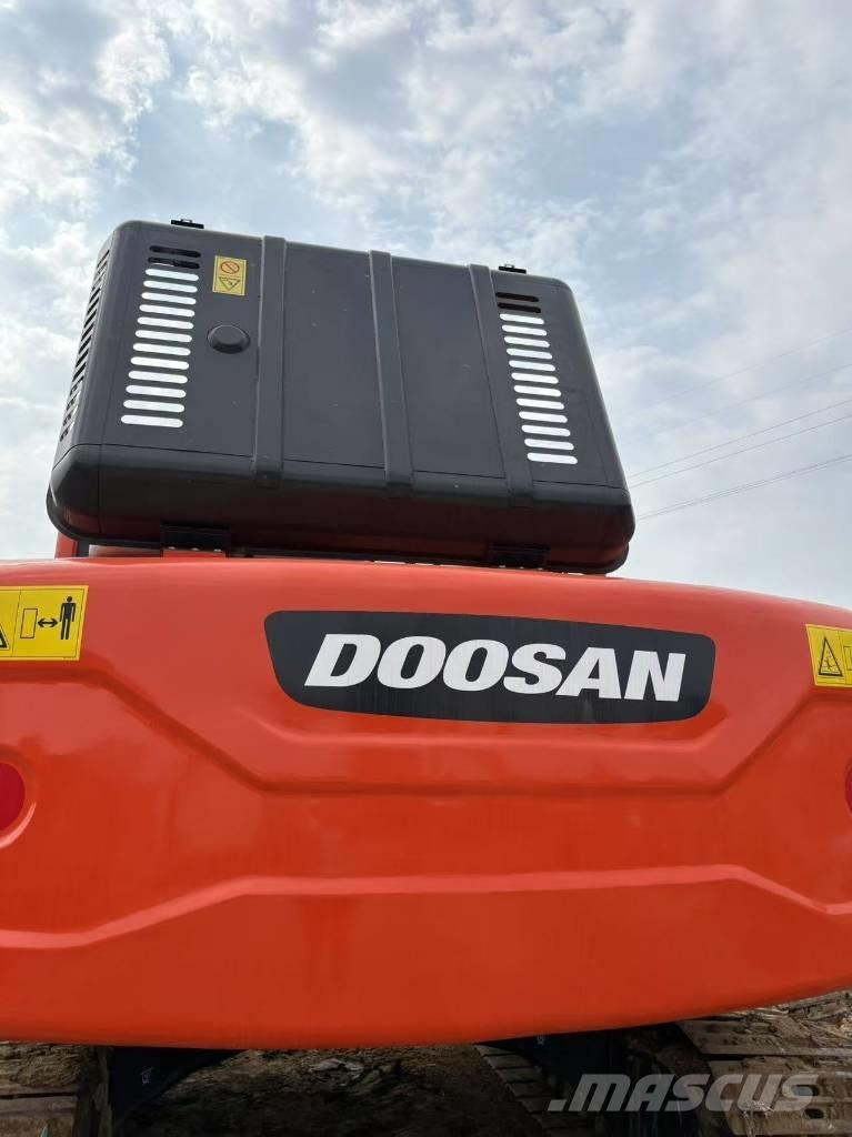 Doosan DX225LC-9C Bageri guseničari