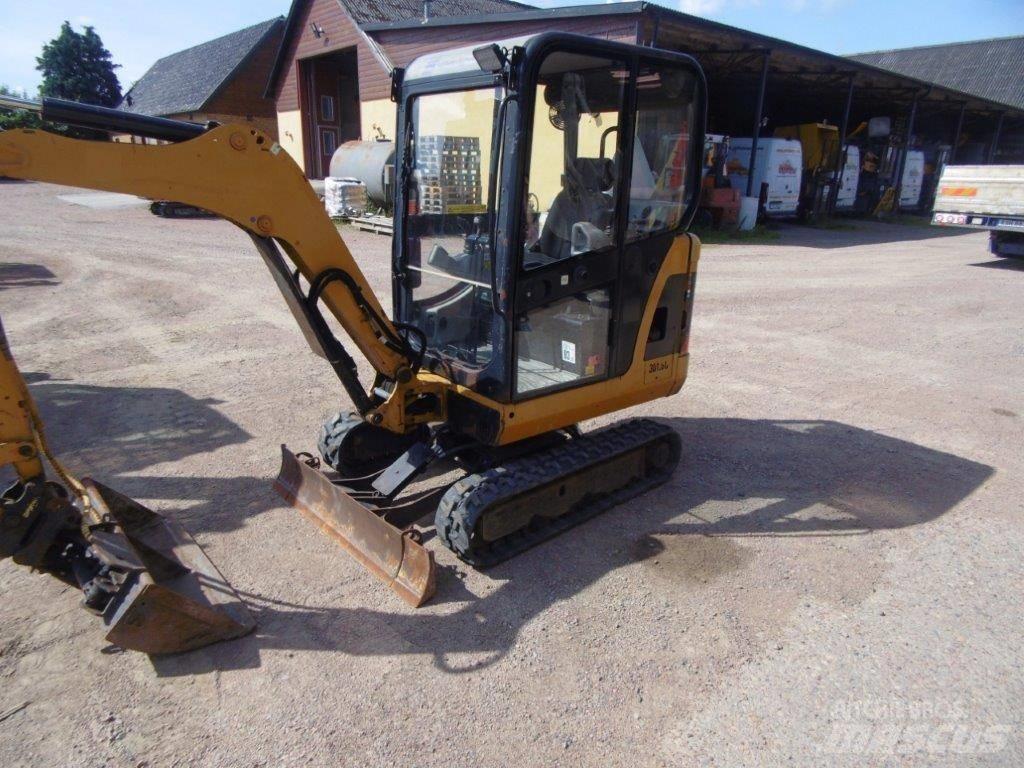 CAT Minigrävare Mini bageri < 7t