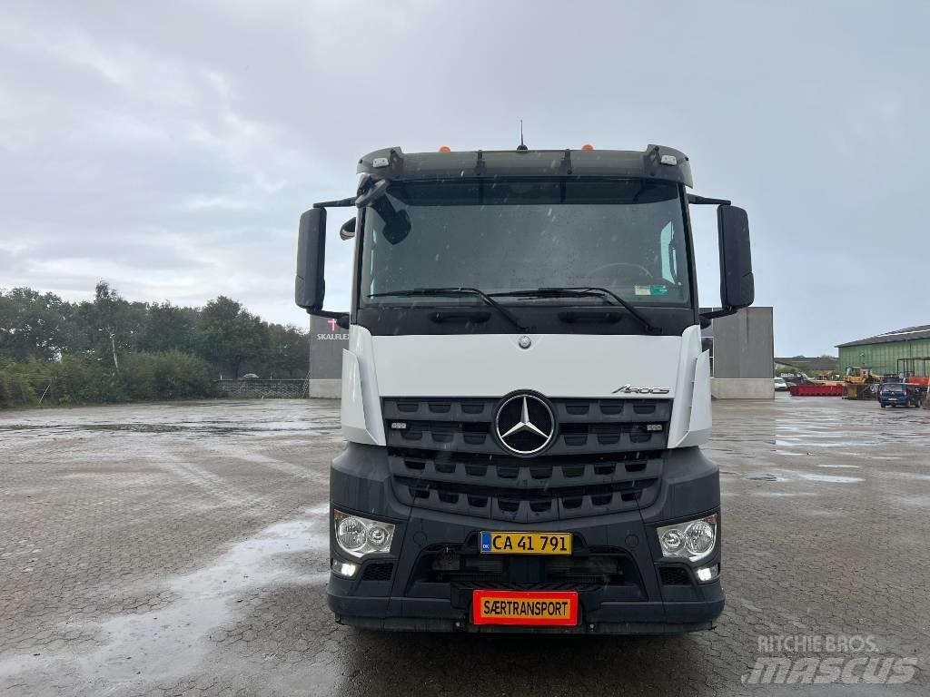 Mercedes-Benz 4153 Kamioni sa kranom