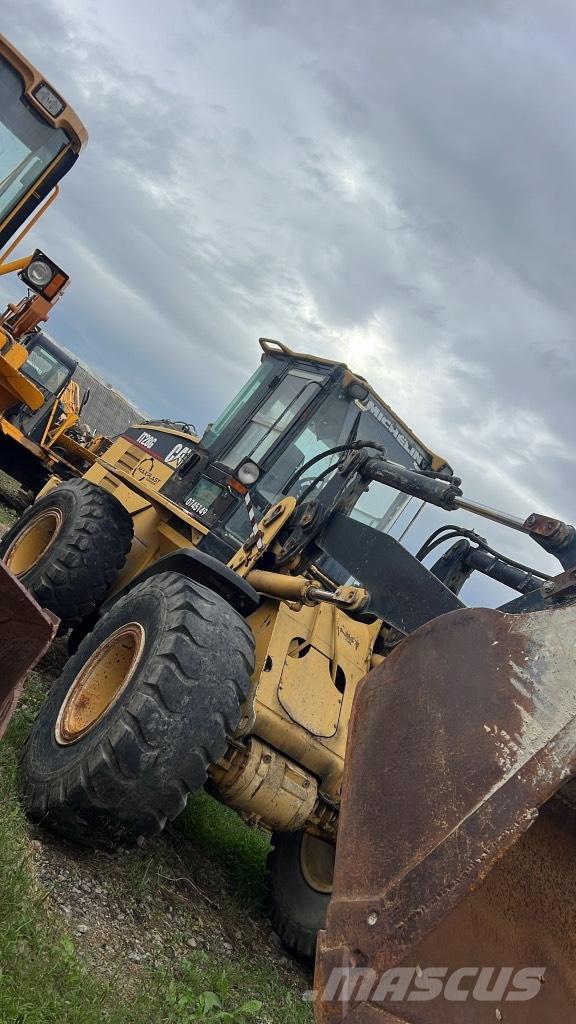 CAT IT 28 G Kabine i unutrašnjost