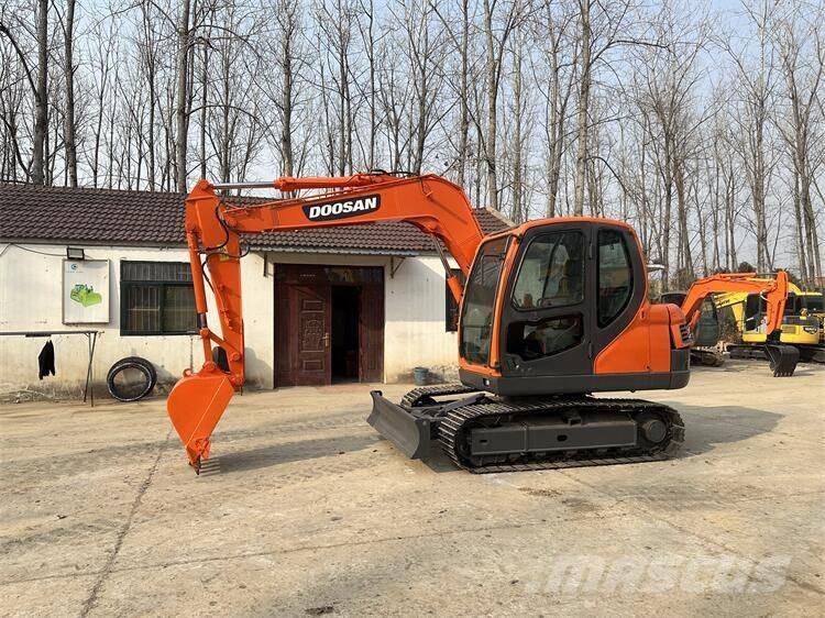 Doosan DX75 Bageri guseničari