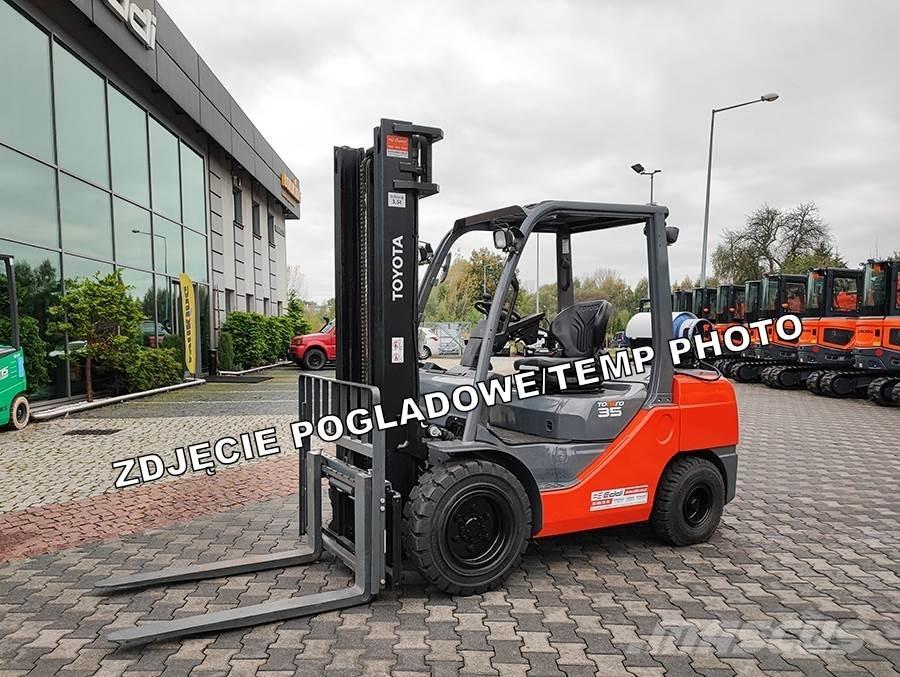 Toyota 02-8FGJF35 Plinski viljuškari