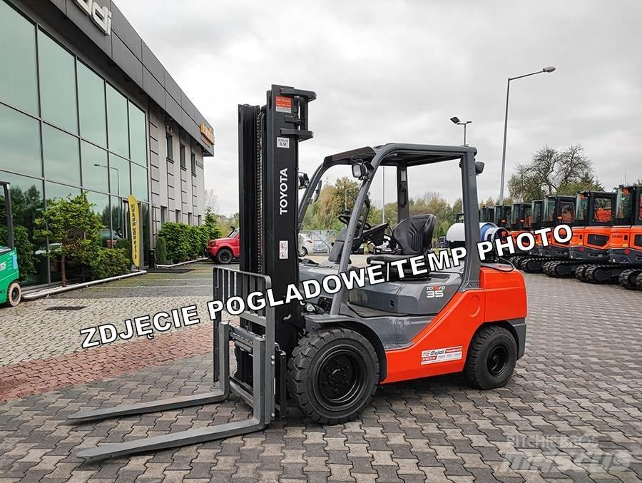 Toyota 02-8FGJF35 Plinski viljuškari