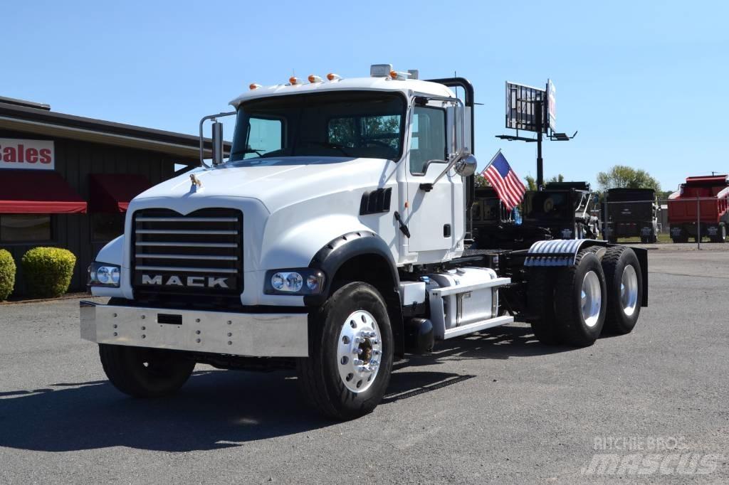 Mack Granite GU 713 Tegljači