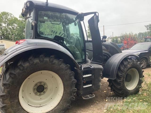 Valtra T 174 EA Traktori