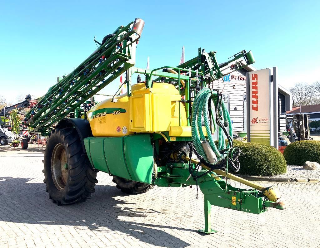 John Deere 732 Vučene prskalice
