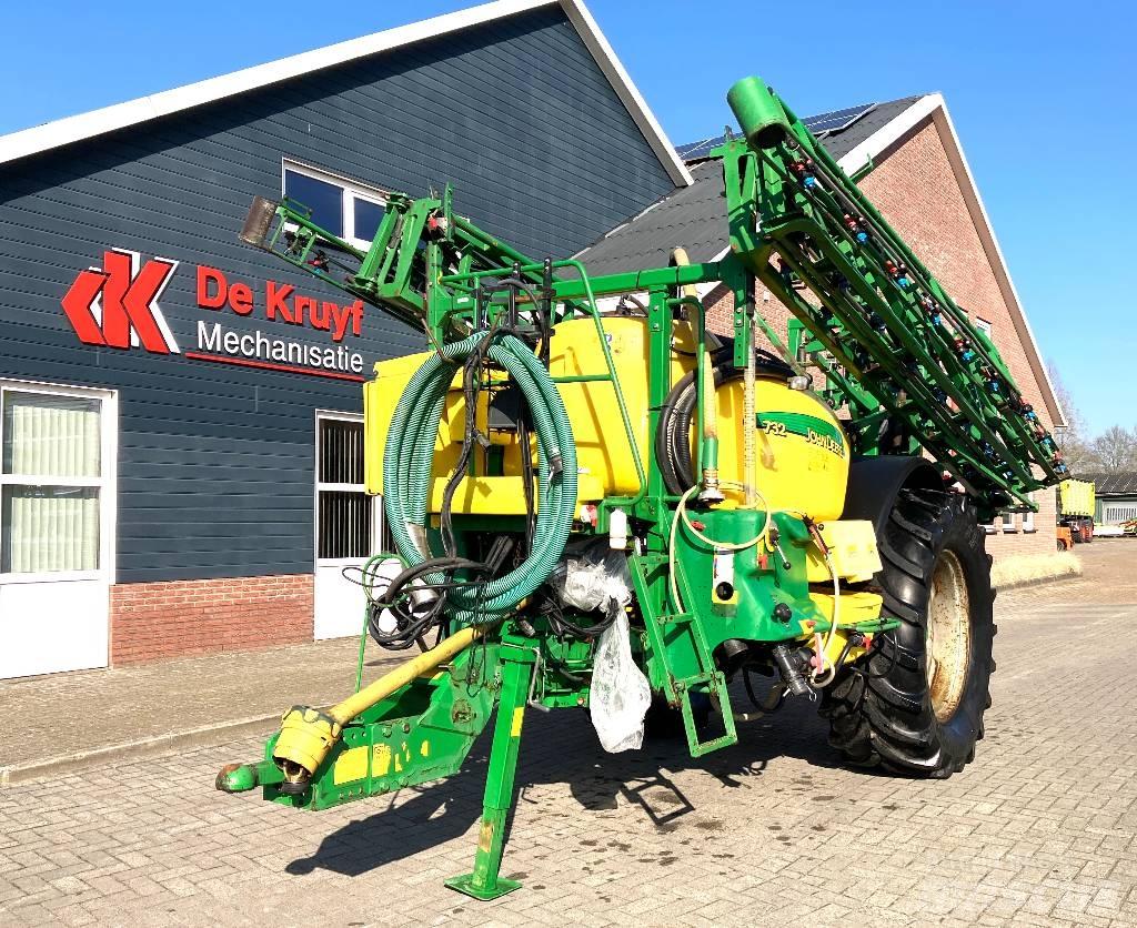 John Deere 732 Vučene prskalice