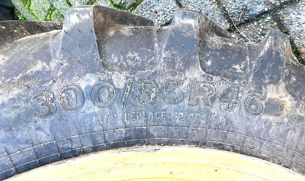 John Deere 732 Vučene prskalice