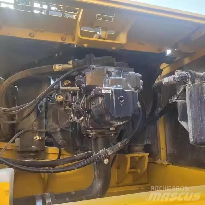 Komatsu PC360-8 Bageri guseničari