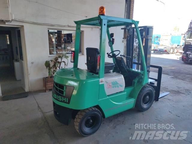 Mitsubishi FD 25 Dizelski viljuškari