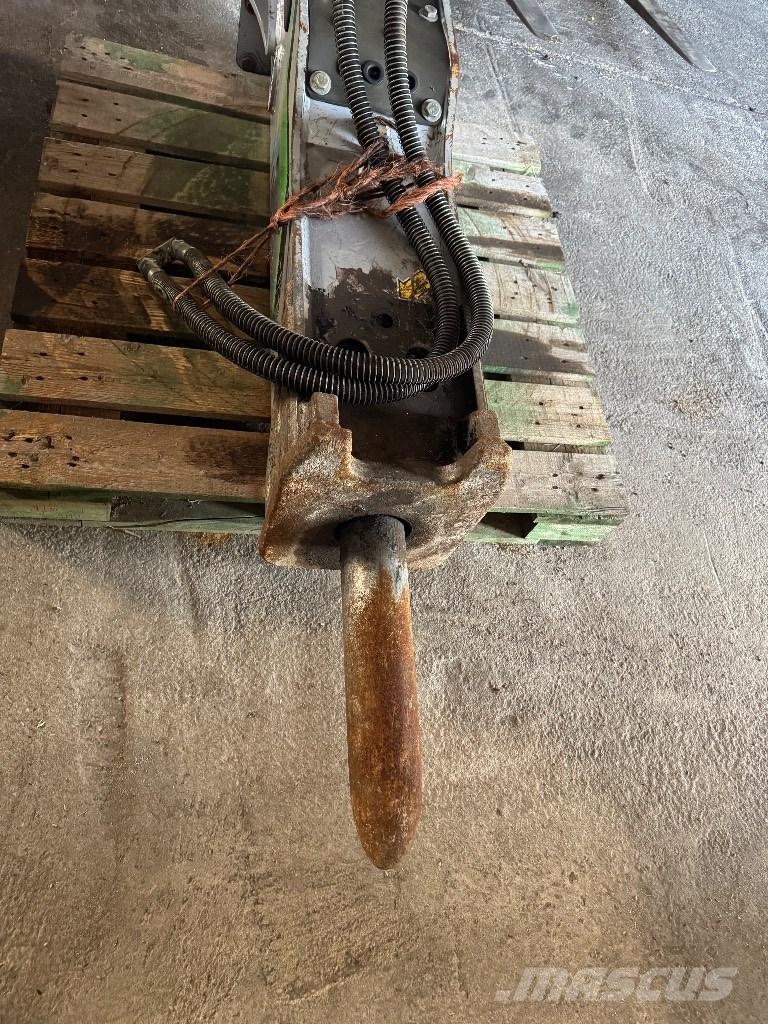 Hyundai R140W-9A Bageri točkaši