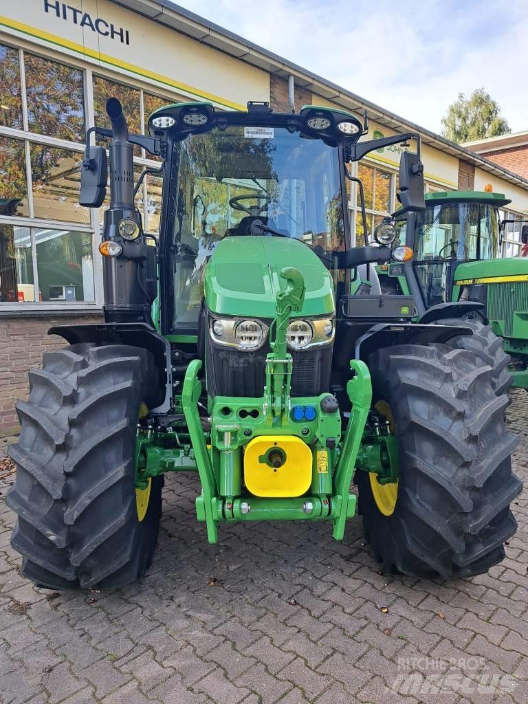 John Deere 6120M Traktori