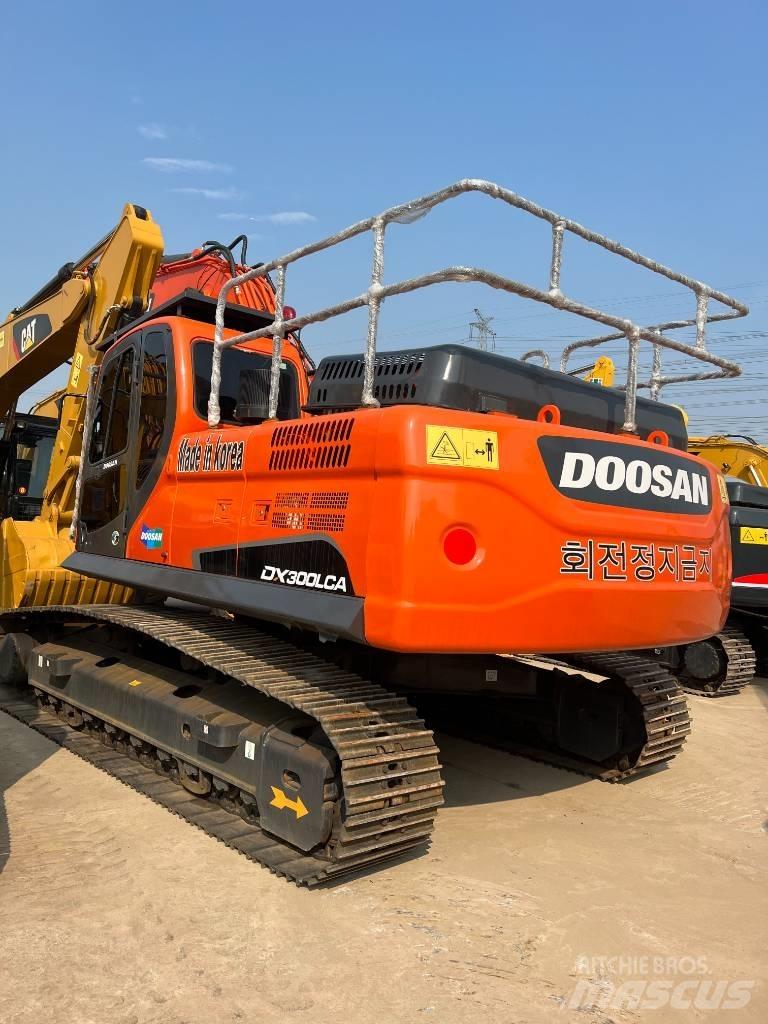 Doosan DX300 Bageri točkaši