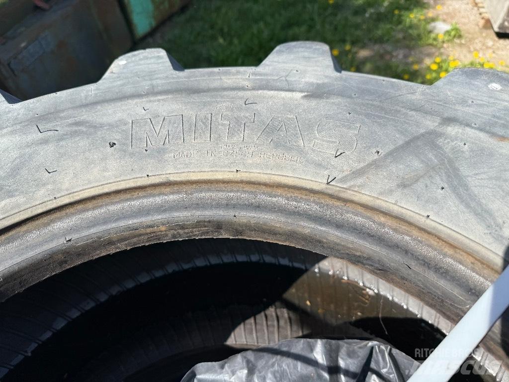 Mitas 405/70-20 Gume, točkovi i felne