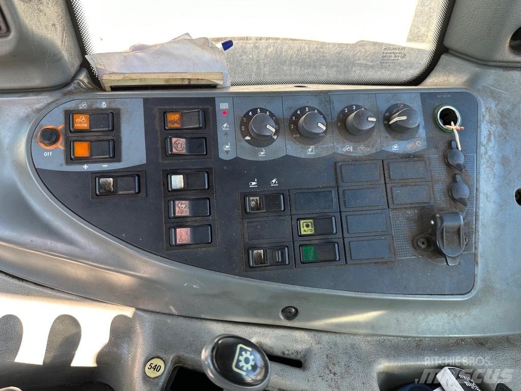 Valtra N101 Traktori