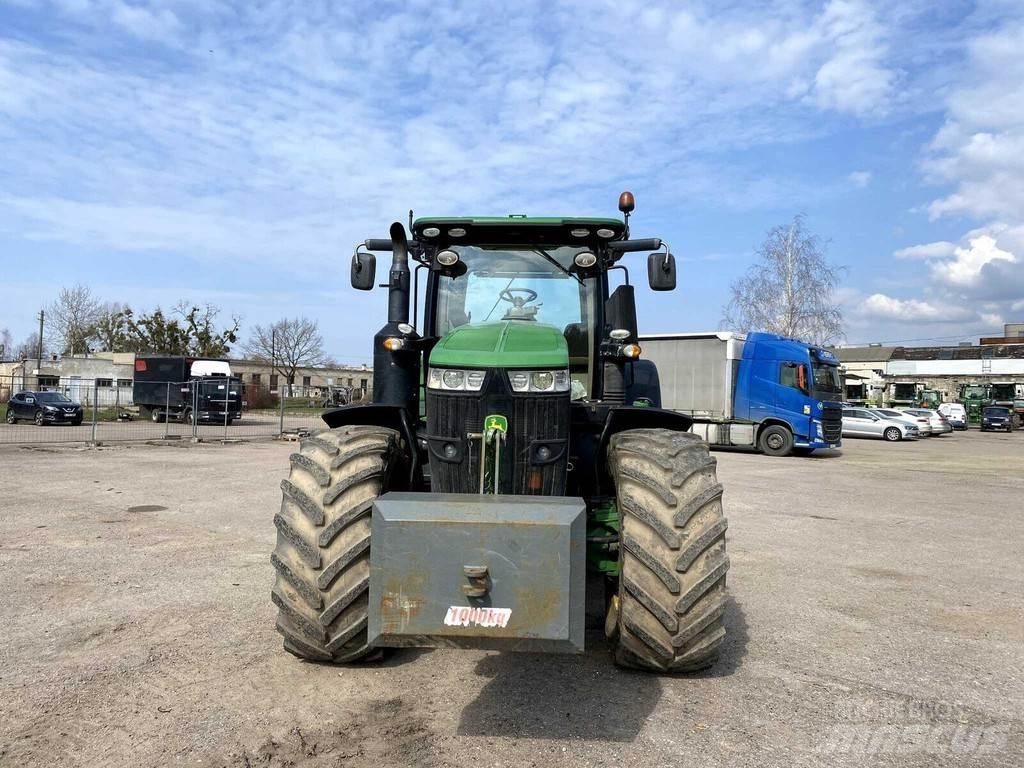 John Deere 7310R Traktori