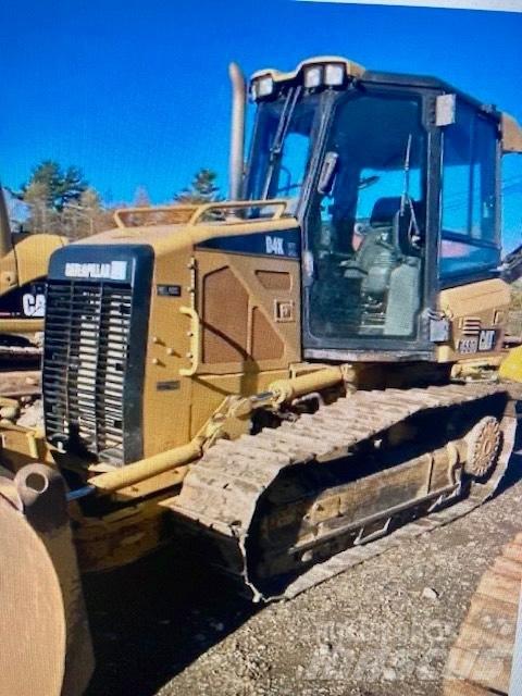 CAT D 4 K XL Buldožeri guseničari