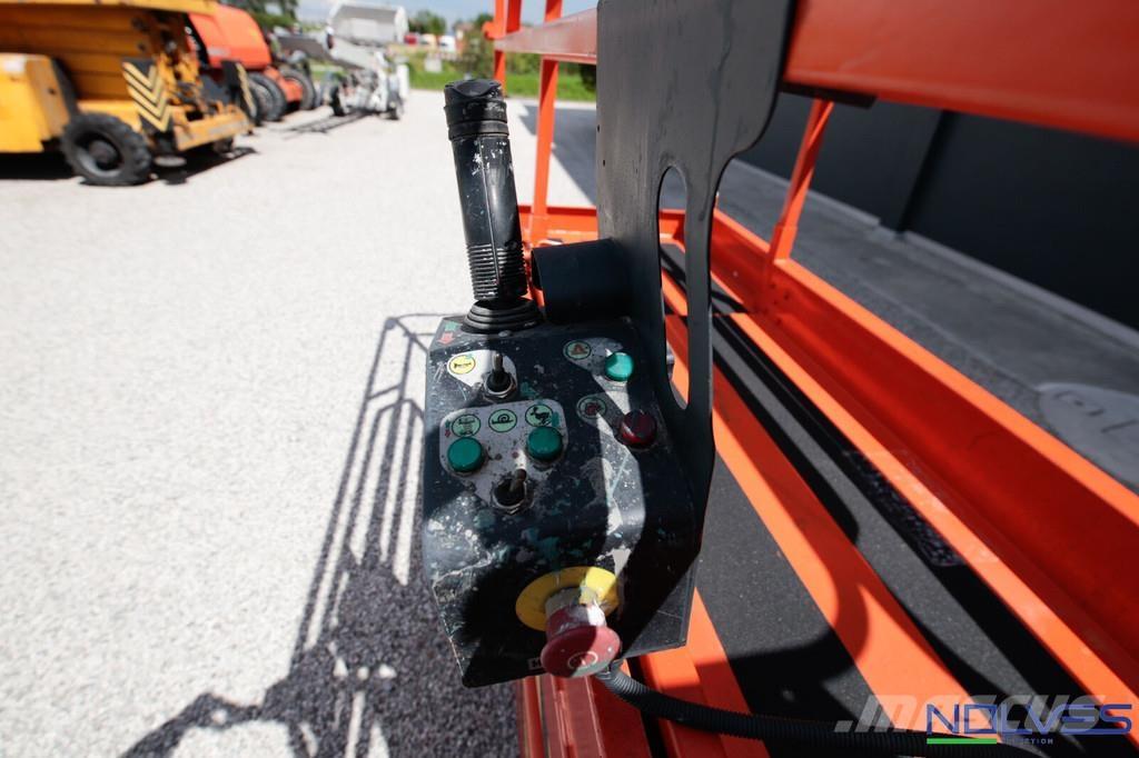 Haulotte COMPACT8 Makazaste platforme