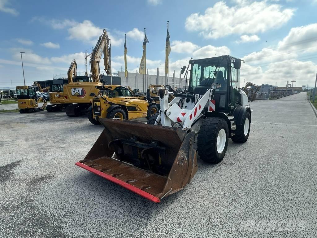 CAT 908 M Utovarivači na točkove