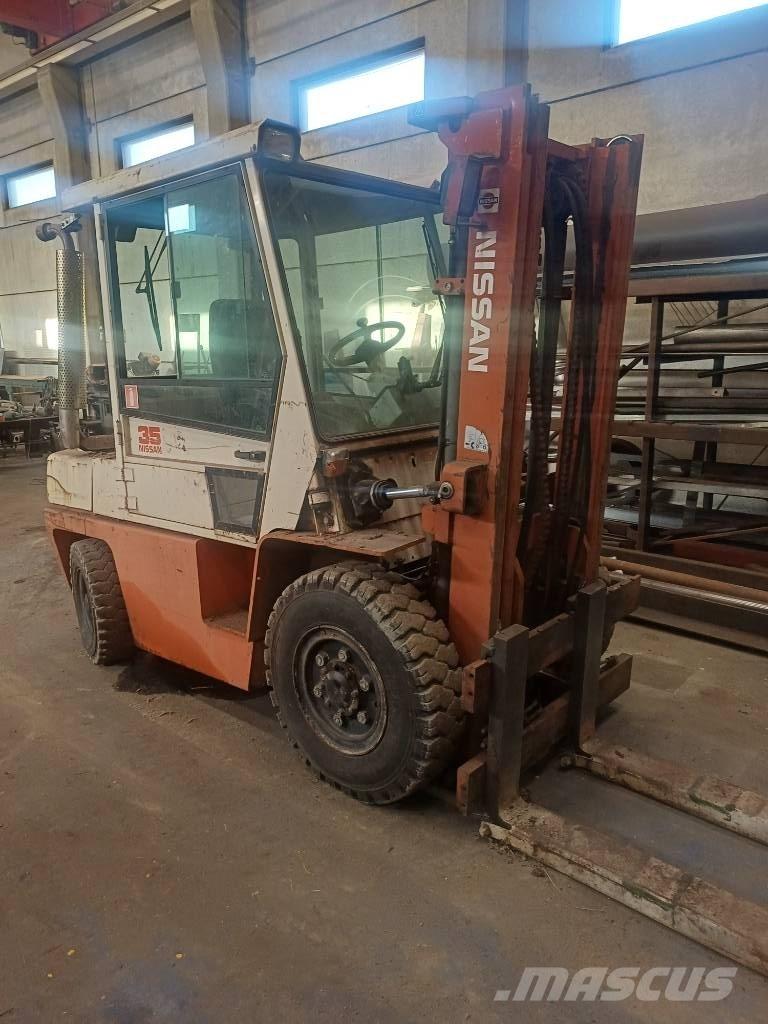 Nissan 33 U Dizelski viljuškari