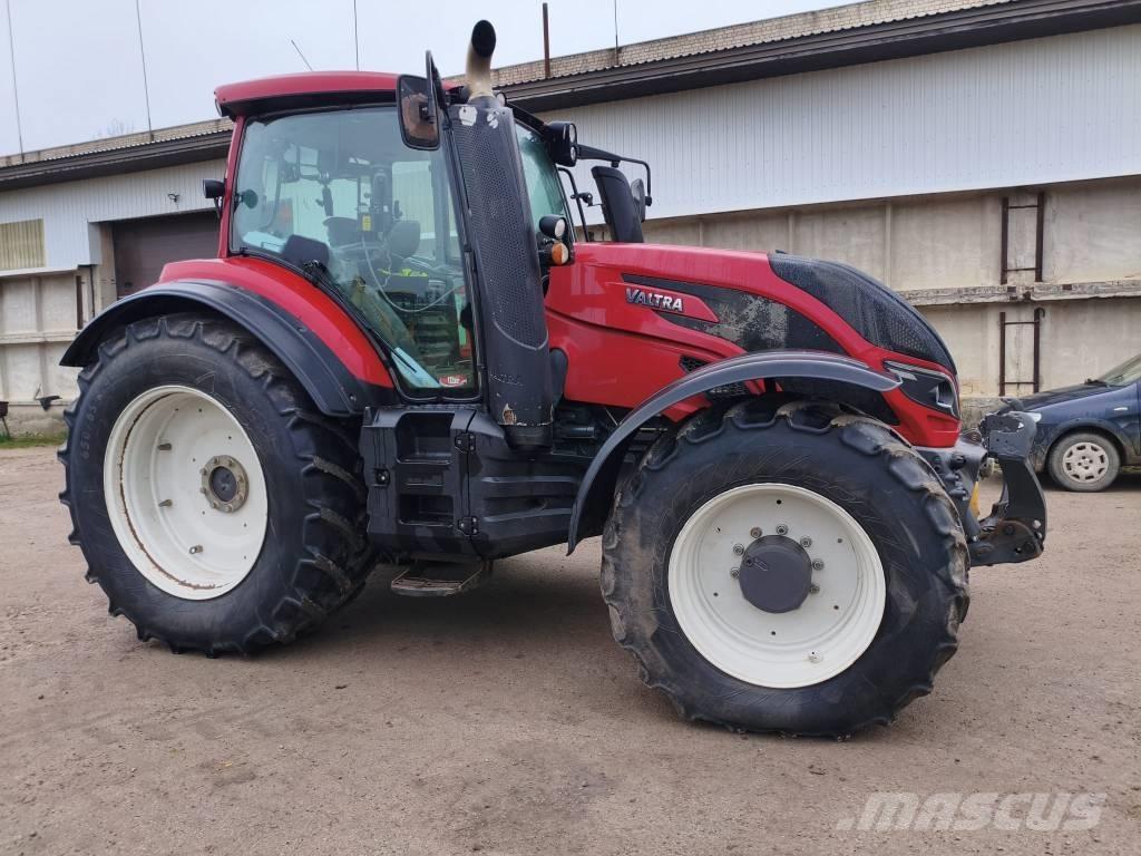 Valtra T 234 V Traktori