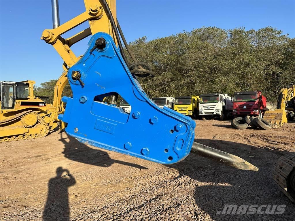 CAT 320 D Bageri guseničari