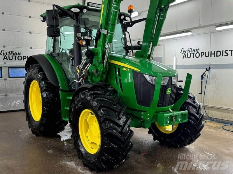 John Deere 5100 R Traktori
